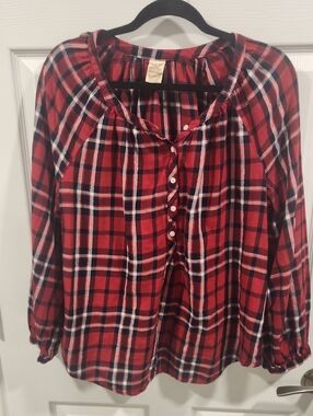 Faded Glory Red Plaid V-neck Button-Up Shirt